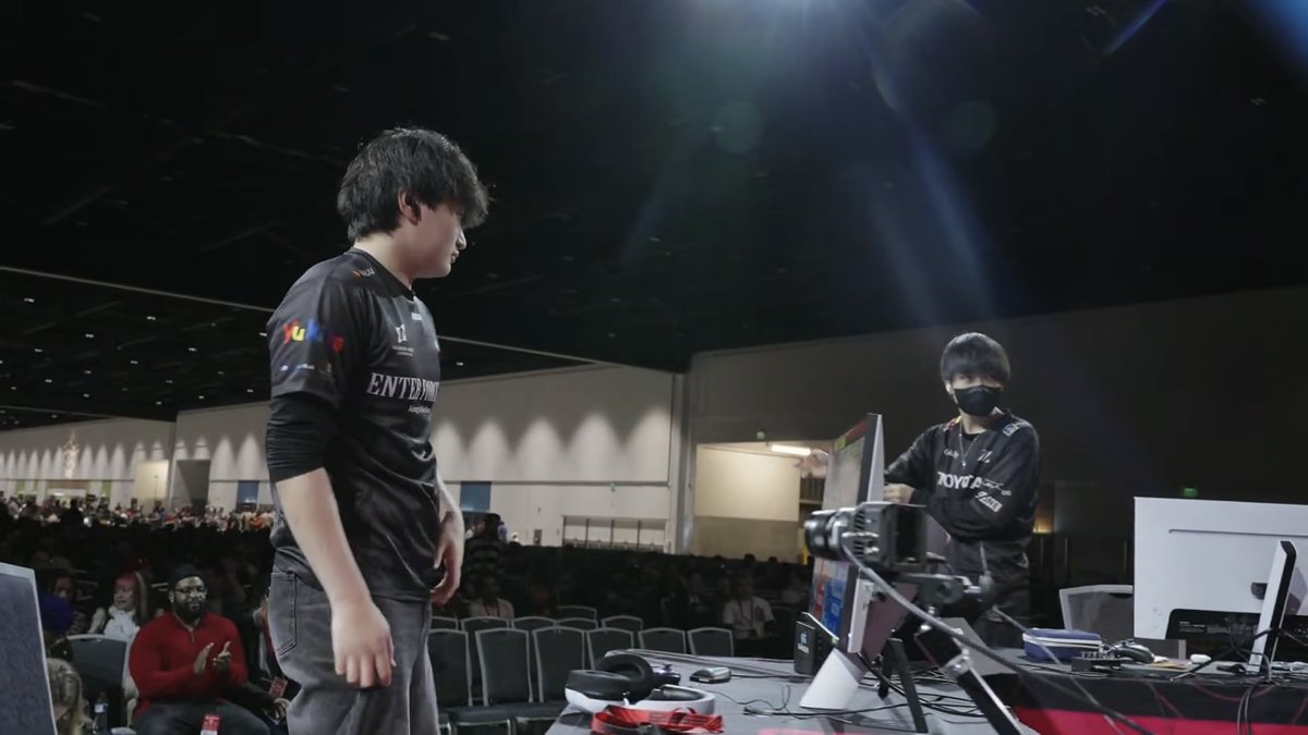 ENTERFORCE_36's tweet image. 【スマブラ世界大会👊】

E36 Hurt @Hurt_ssb vs. ZETA あcola
Losers Quarters
GENESIS X3 #GX3

🇯🇵 youtube.com/live/zjNeI6WaG…
🇺🇸 youtube.com/live/SNapBgufH…

#SmashBros #SSBU