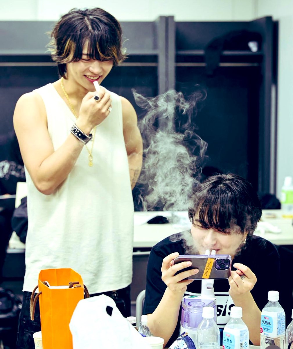 これこれ～ こういうオフショットでも仲の良さが感じられるNovelbright