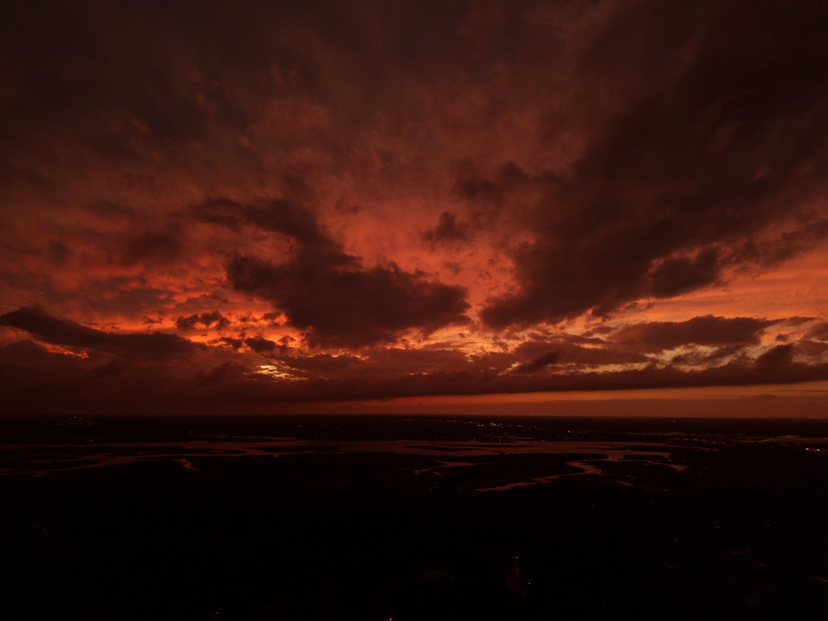 firedude04's tweet photo. As the rain cleared, the sun was setting!  What a combination! https://t.co/sZ2ICXDxyt