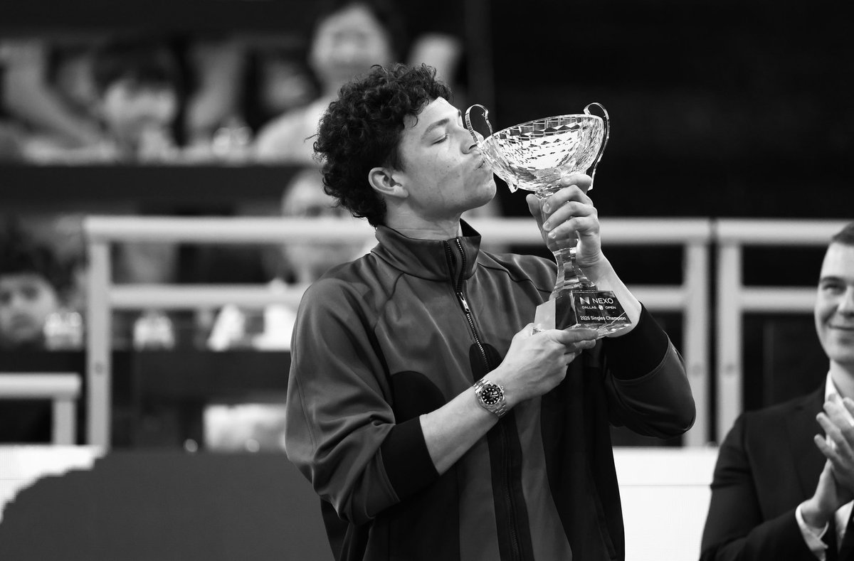 BlackSpinGlobal's tweet photo. #DALOpen Champion | Ben Shelton came back from a set down to see off top-seeded compatriot Taylor Fritz 3-6, 6-3, 7-5 in a thrilling Dallas final.
The 23-year-old American, who saved three match points en route to victory, is now a four-time winner on the ATP Tour.
📸 | Getty https://t.co/8OUy48g7Pb