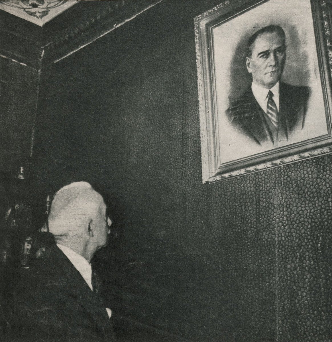 Bende ona senin baktığın gibi bakıyorum, Paşam..