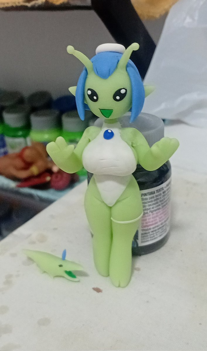 Glorpy was the word I was looking for, alien girl oc I guess?