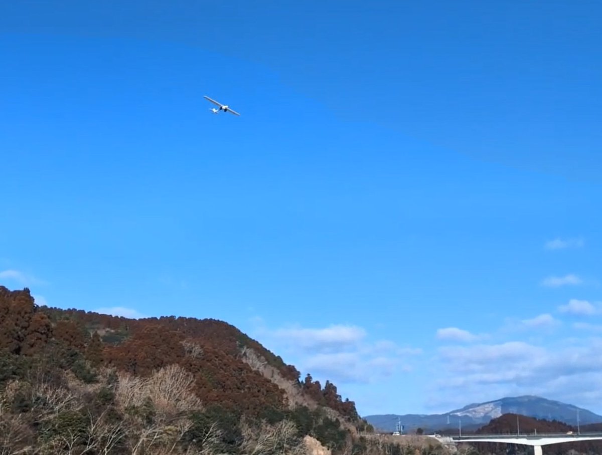 ✈佐賀県『飛ばせる場、さがす』プロジェクト

広い空域が必要なドローンの実証や試験が行える「飛ばせる場」を探し、新たなチャレンジにつなげる取り組みを進めています。

🍀佐賀県は、県全体を「デジタル実証フィールドさが」と位置づけ好循環の創出を目指しています。
🔗pref.saga.lg.jp/kiji003115492/…