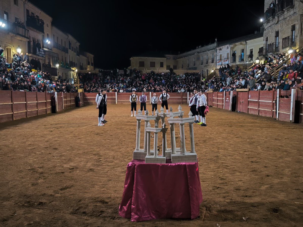 CRISTIAN MORAS, GANADOR DEL TROFEO TRES COLUMNAS DE CIUDAD RODRIGO

El concurso ha tenido lugar en la noche del 15 de febrero con novillos de La Gargantilla y  Andrés Celestino. En segundo lugar Mario Alcaide, tercero Jamal Chee y cuarto Said Embeirik. 

📷 Ramón Iglesias