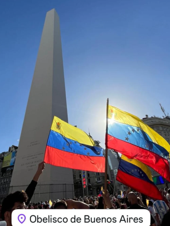 En Perú somos demasiado malos y crueles con los venezolanos, además de que Lima se parece a la India.
Por eso, recomiendo a los chamos a migrar al paraiso argentino, donde están las mejores personas del mundo y Milei está trabajando para ser de su pais una potencia mundial🇦🇷❤️🇻🇪