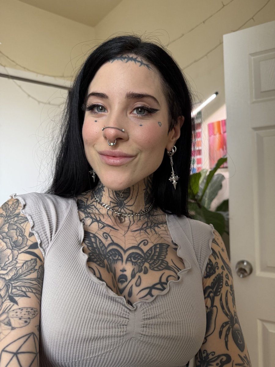 The Black Horse tweet media