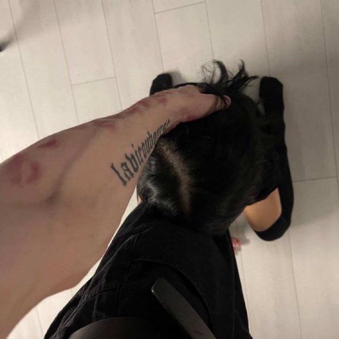 ᅠᅠ

ᅠᅠᅠᅠᅠ This is the perfect dynamic between her and <a href="/f1rstmoonshxdes/">𝓚𝓸𝓴𝓾𝓼𝓱𝓲𝓫𝓸</a> .   He'll has to wear her lipstick's mark all over those strong arms of his  .ᐟ   ♡゙

ᅠᅠ