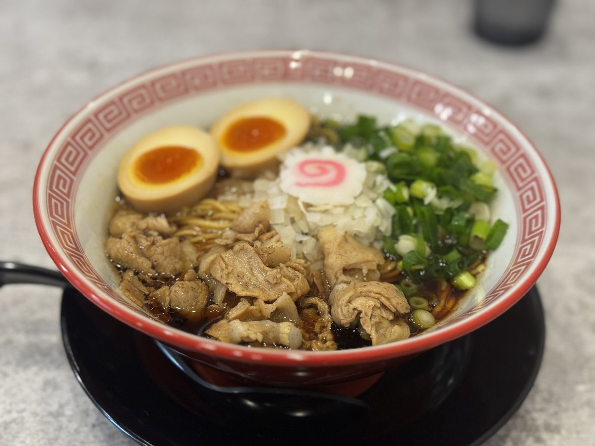 yama10846's tweet photo. 濃いかと思ったが麺が優しくて
そうかアレ系列かって考えながら完食。 https://t.co/U999vDhaE5