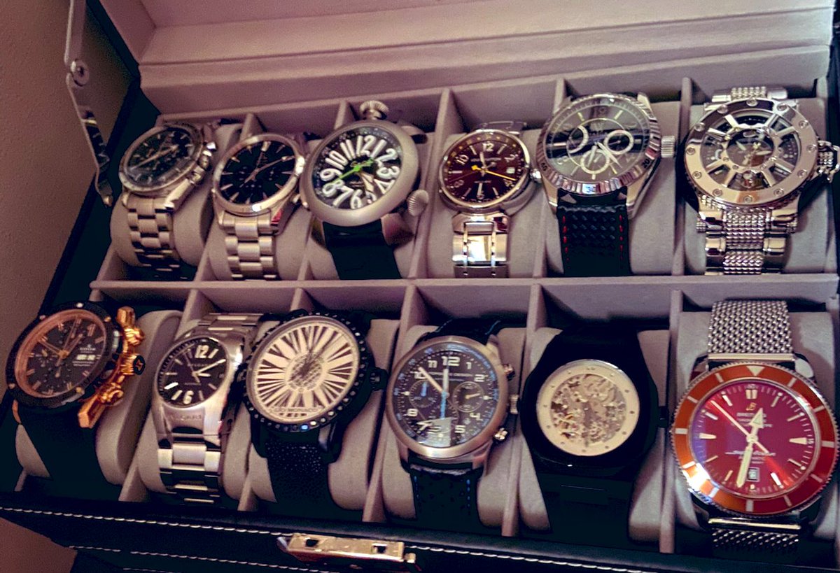 HideRoom4's tweet image. おはようございます🧑‍💼
今週もスタートしました⤴️
気持ち切り替えて頑張りたいと思います💪

昨夜、画像整理してたら出て来た
以前所有してたコレクション⌚️

4本【オメガ×2.ブライトリング.ルイ・ヴィトン.】は残してありますが、
残り8本は旅立って行きました【笑】