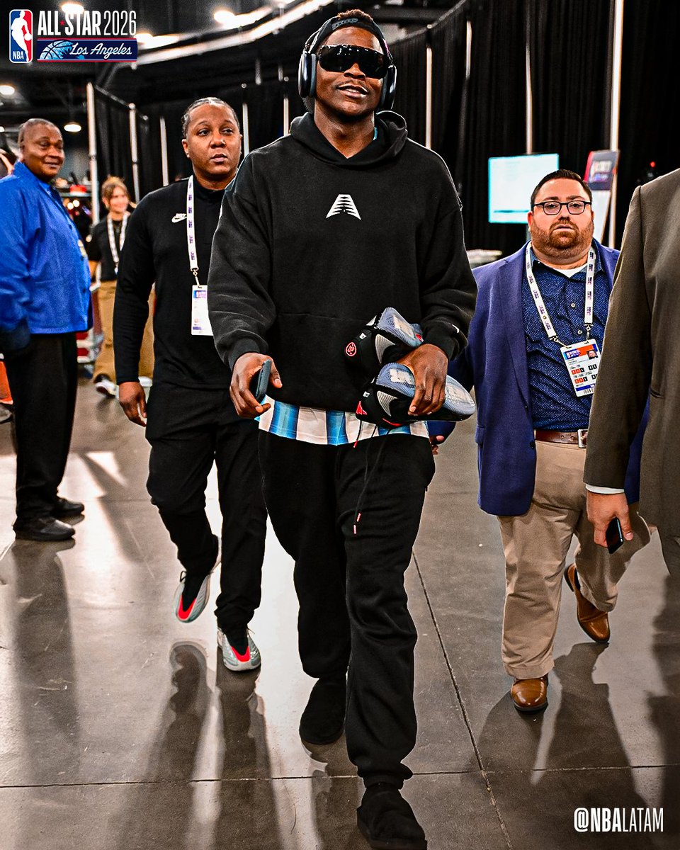 AtaqueFutbolero's tweet image. 🤩🇦🇷🇺🇸 Anthony Edwards llegó a los All Star de la NBA con la camiseta de la SELECCIÓN ARGENTINA.