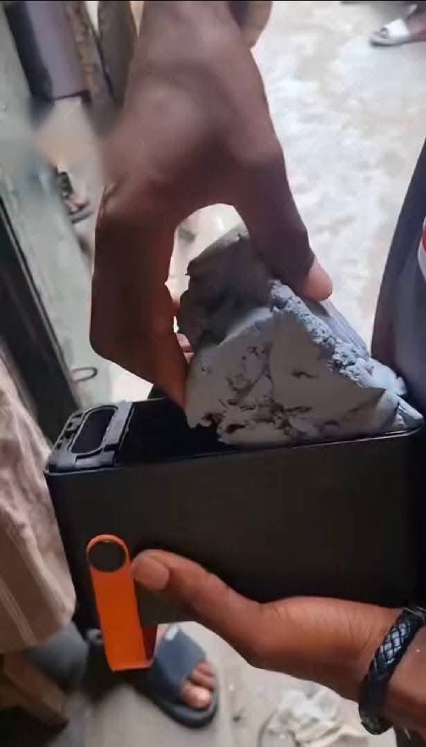 WorldPlaymaker's tweet image. So my power fell today and this is what I saw inside 😭

Na tinubu do this one too?