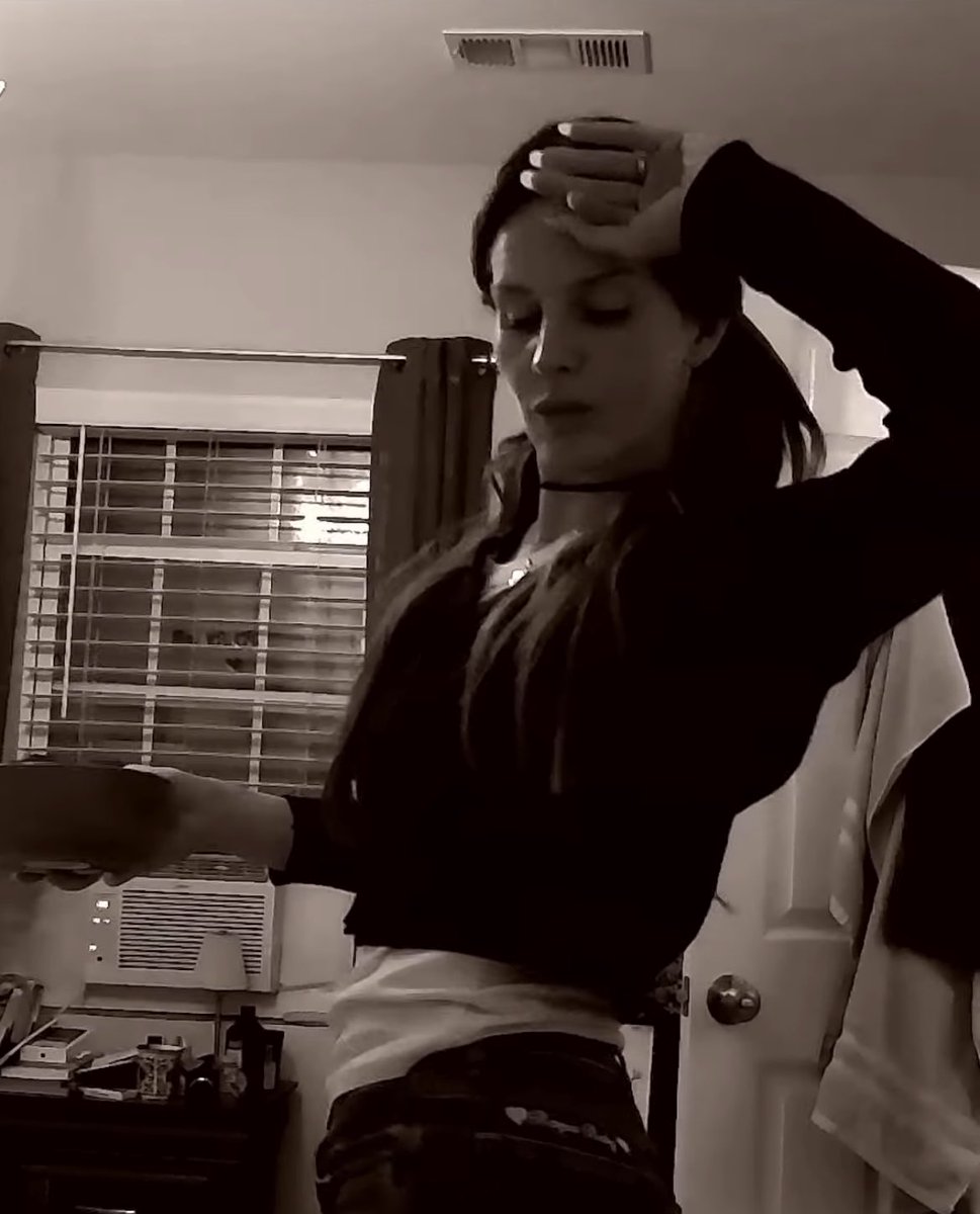 Ok, but Lana Del Rey is so beautiful >>>>>>