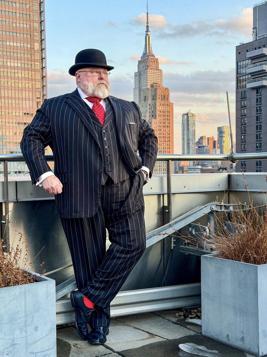 TheBigSartorial's tweet photo. Considering whether to just get the purple suit and go full Penguin already 
#Newyork #newyorkfashion #suits #suitandtie #menswear #necktie #mensstyle #plussizemalemodel https://t.co/WkbaGLvEcv