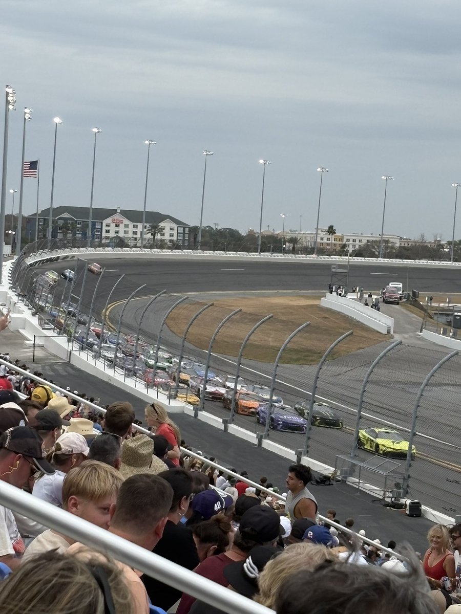 flukyqueen's tweet photo. Daytona 500 today #NASCAR #Daytona500 https://t.co/JZF1c3g67V