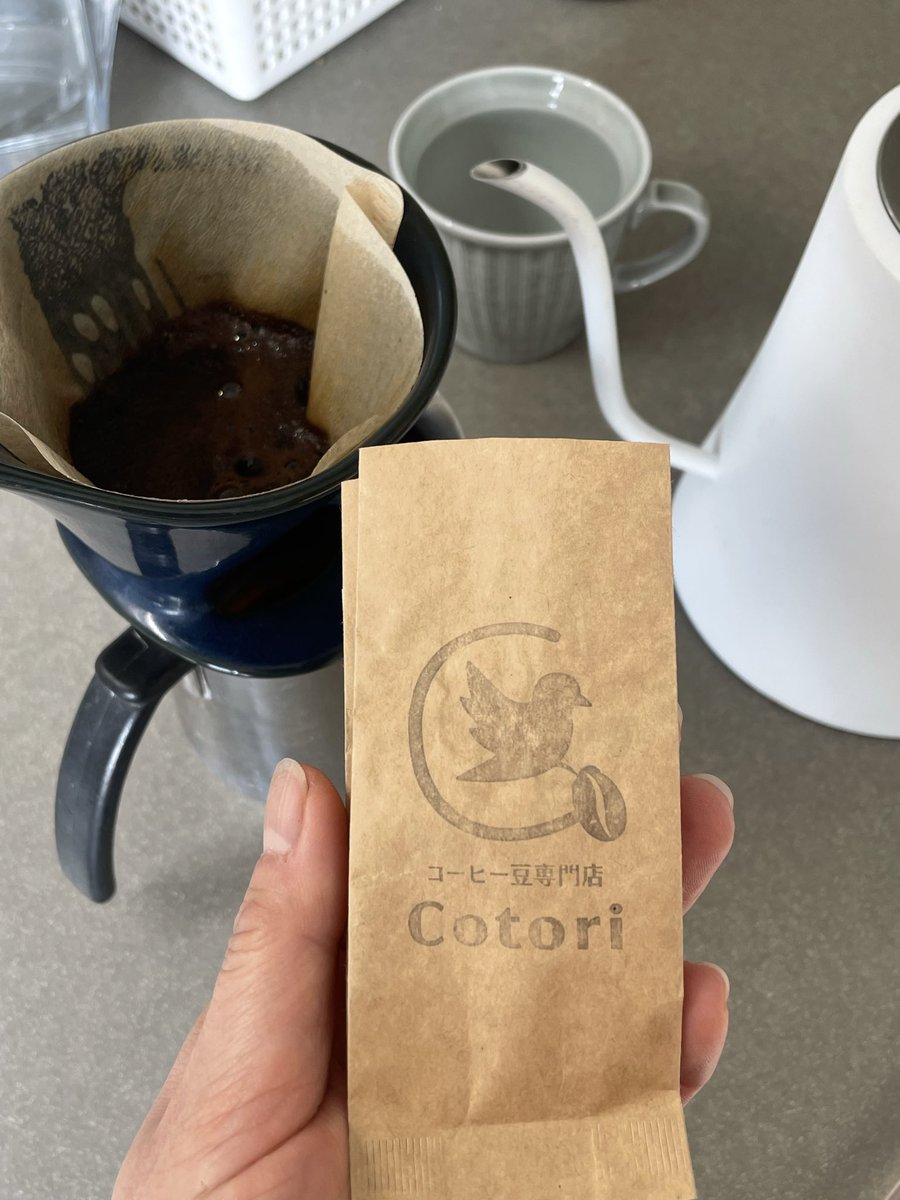 高円寺のコーヒー焙煎屋さん。グアテマラ、ウエウエテナンゴの深煎り、香りが良くて酸味も苦味のバランスも最高☕️
幸せな朝です