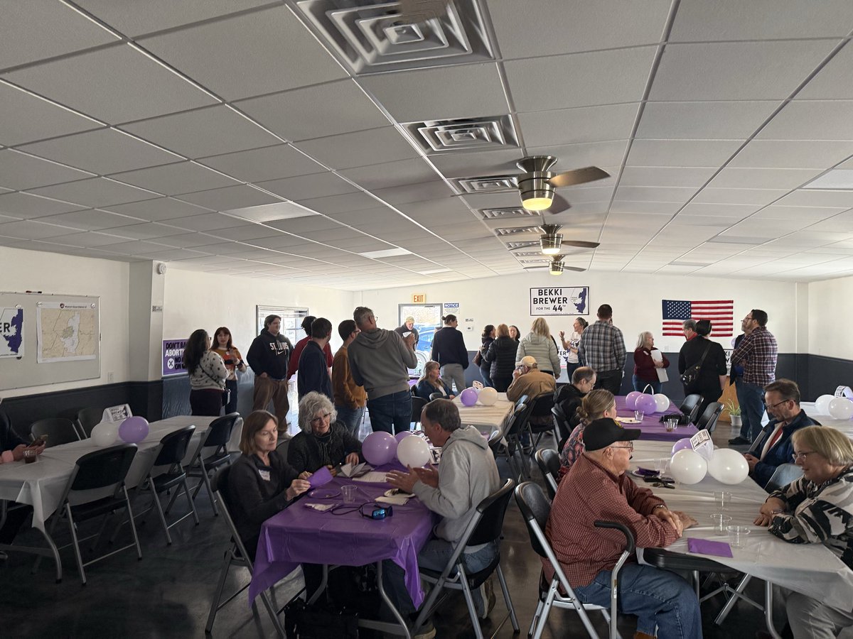 FF_Strategies's tweet image. The excitement in the room was undeniable at Bekki Brewer’s campaign kickoff for MO HD 44. A room full of neighbors, volunteers, and supporters who are ready to roll up their sleeves and build something powerful together! #teambrewer #communityfirst #HD44 #hallsvillemo
