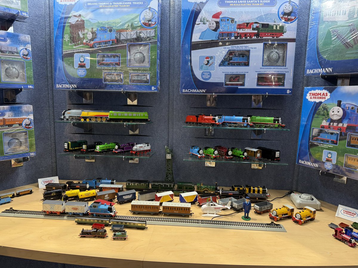 Great to see <a href="/bachmanntrains/">Bachmann Trains USA</a> with a great Thomas display #nytoyfair #thomas #ThomasandFriends