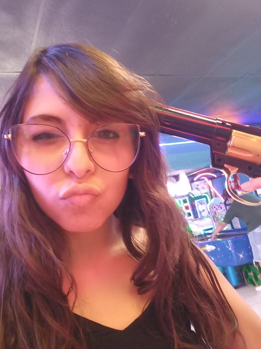 azulphernelia's tweet image. mai 14 be like