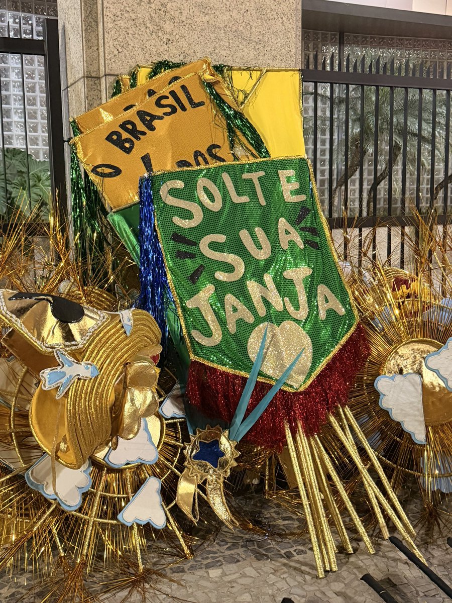 SOLTE SUA JANJA!

Pqp