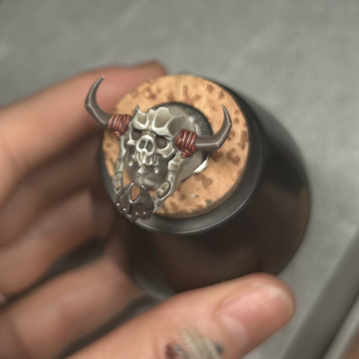 Did I finally start my piece for Golden Demon? Yes

Is it in approximately 37 days? Yes

Will I finish it? Who knows 

#WarhammerCommunity #warhammer #miniaturepainter