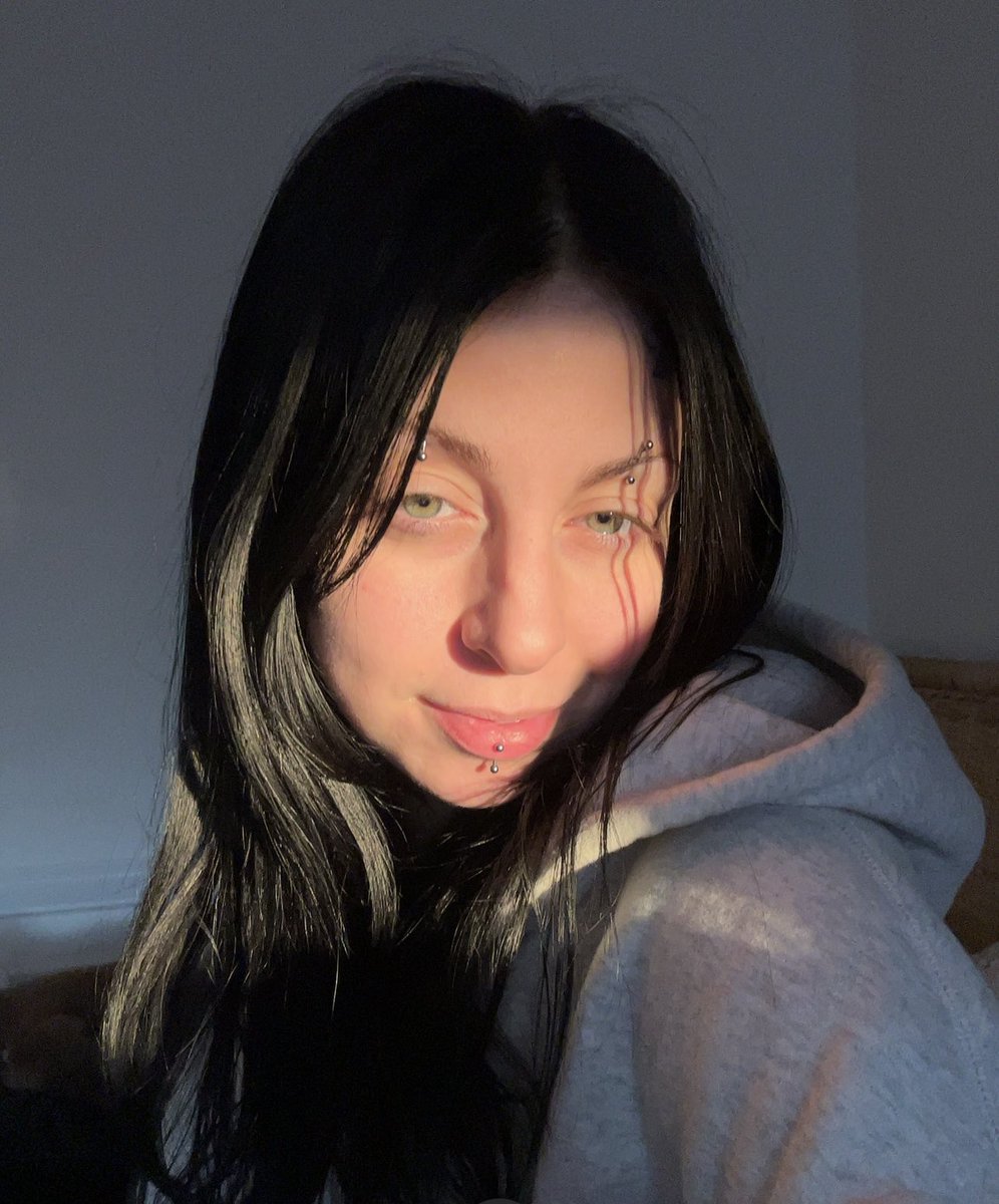 cherryb0mb01's tweet photo. who wants pics i feel adorable and slutty gimme attention 🌸🫶🏻 #buying #nsfw https://t.co/M6XOWkZNUJ