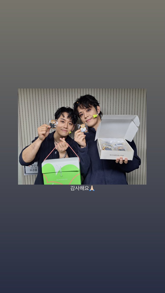 26.02.15 이종석 배우님 인스타그램 스토리

#안녕_꽃들아