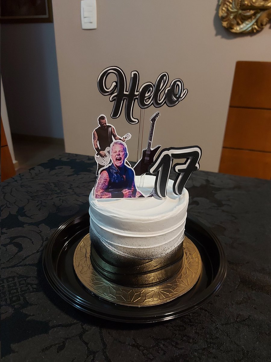 Pitirilo's tweet photo. @desajustinhos @metallicacervo O meu quando fiz 17 kkkkkkk https://t.co/XfZLw025gb