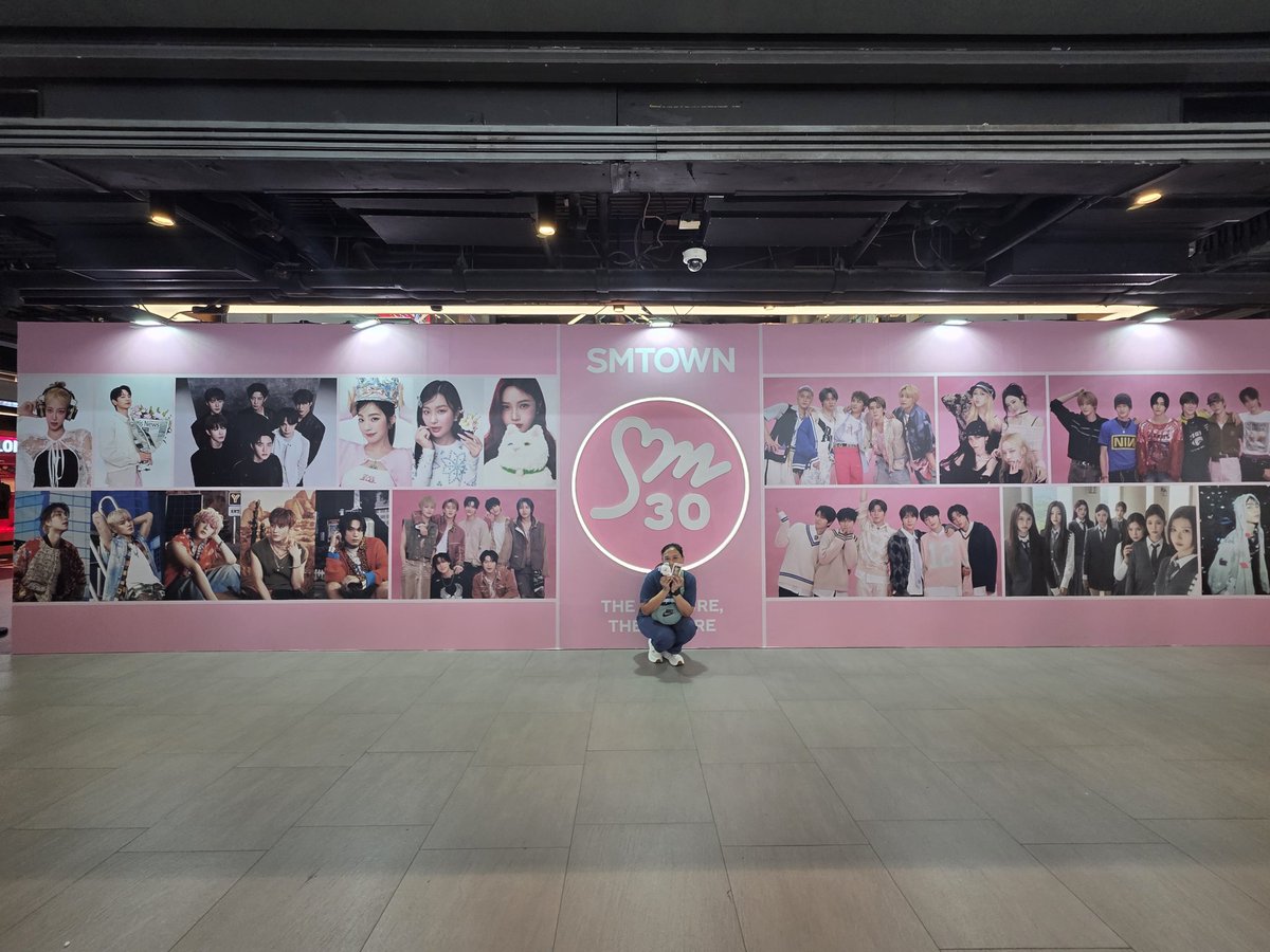 SMTOWN FAMILY POP UP STORE in BANGKOK

LOVE THE ARTISTS BUT NOT THE COMPANY🤪😜 

#SMTOWNLIVEinBangkok #SMTOWNLIVE2026