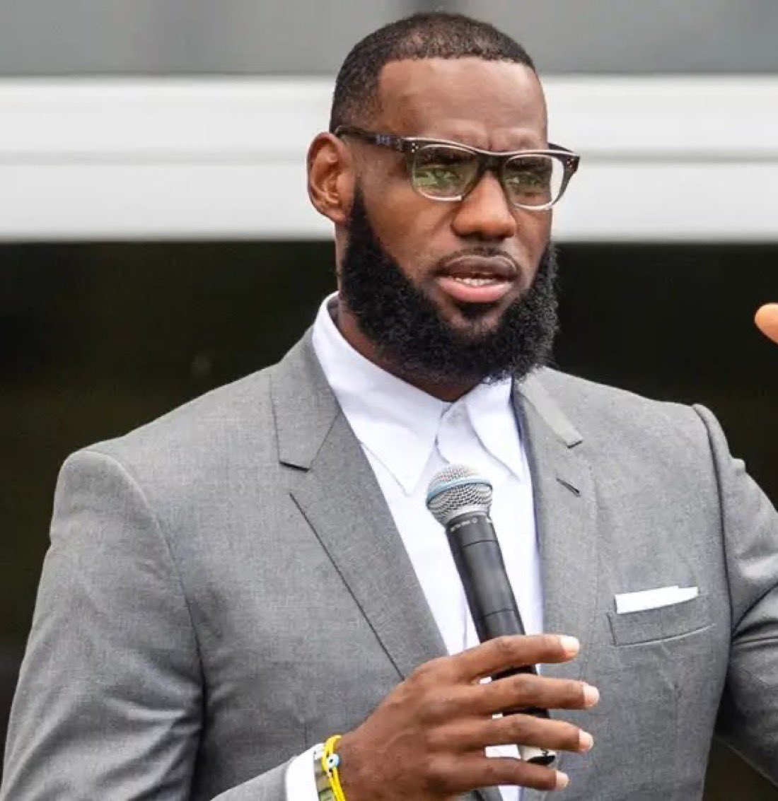 Bullsfans's tweet photo. Spike Lee is a real activist.

LeBron wants to dress like Malcom X. Pretends to be an activist. Pretend like he stands for something.

He stands for nothing. 

Real ones know what Malcom X said about this topic. https://t.co/pLs0XPVu3Z