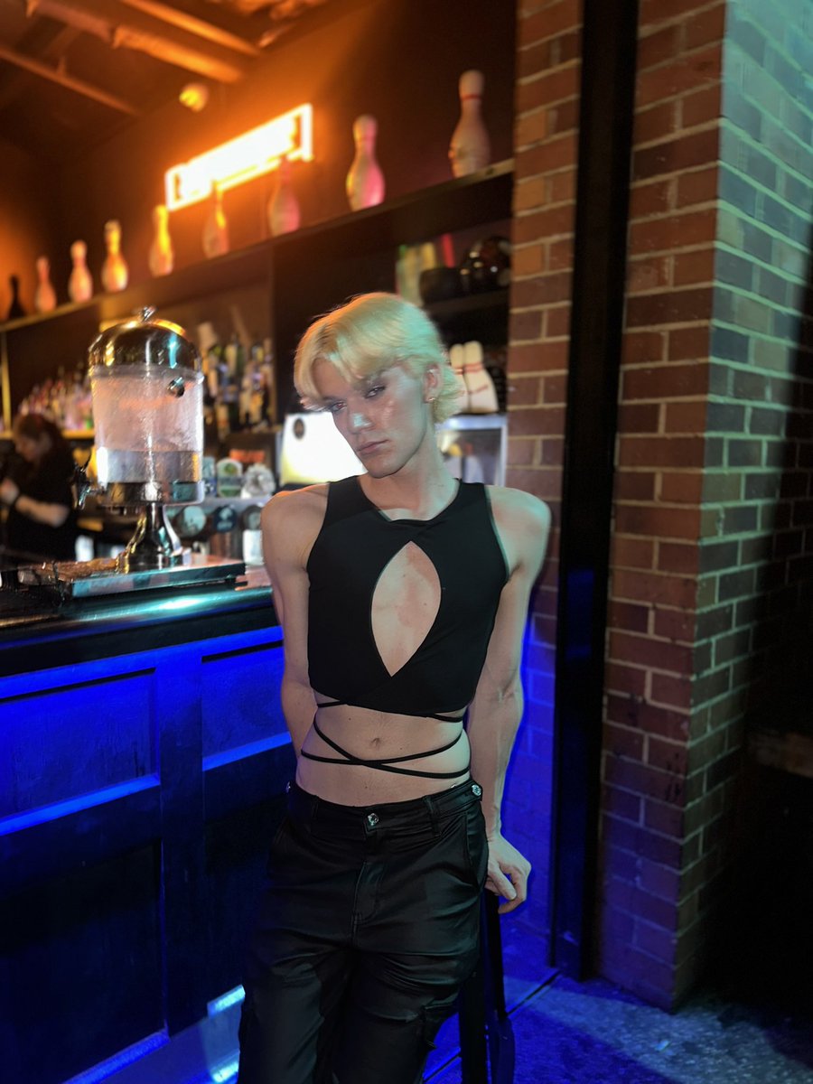 Rileywhitworth3's tweet photo. U see me at the bar what you doing 👀😘 https://t.co/GFtdwKgraf