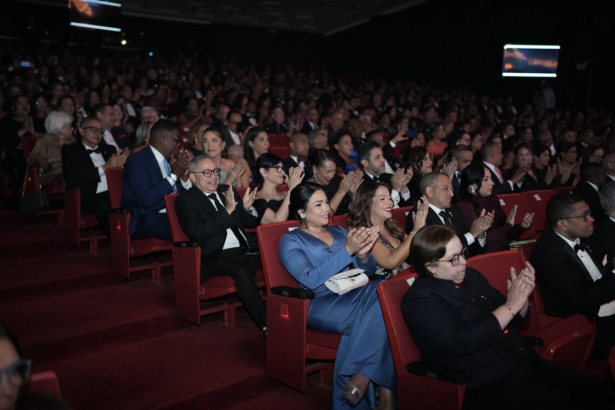 Noticias | Ministerio Público entrega “Premio al Mérito” a diez fiscales de amplia trayectoria

pgr.gob.do/ministerio-pub…