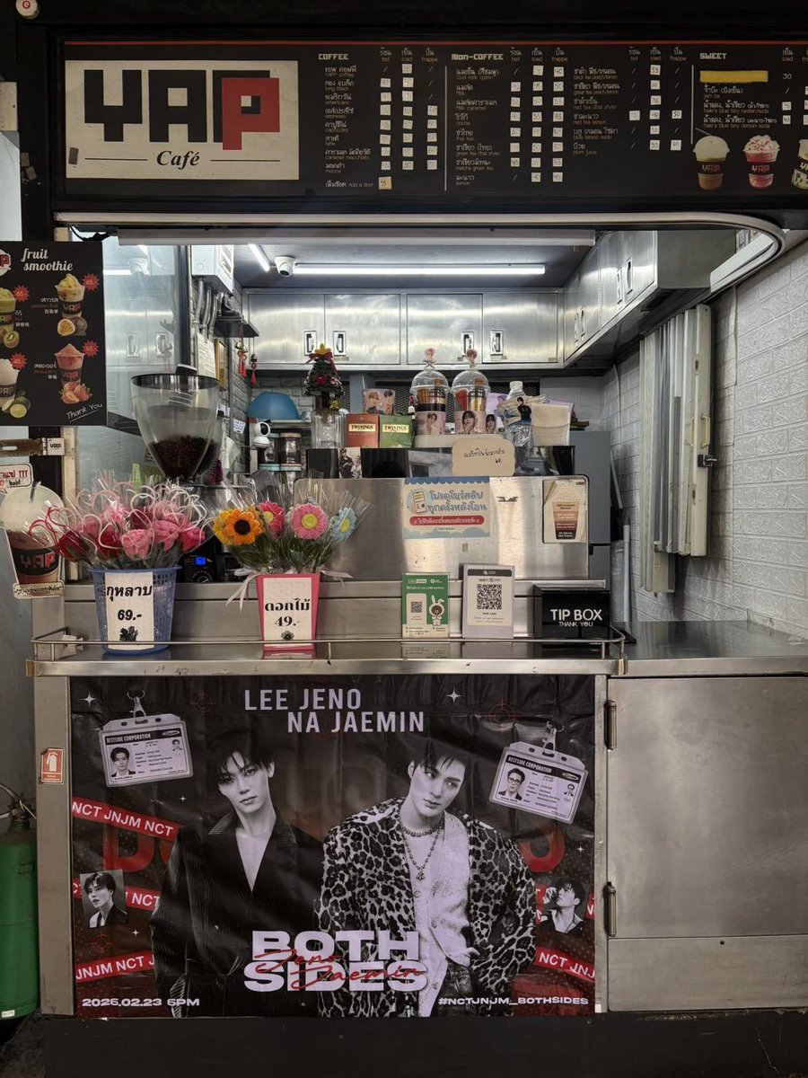 – BANNER ADS.  
location : Yapp cafe Phaya Thai
🗓️ DATE : 15-28 February 2026

#NCTJNJM_BOTHSIDES #NCT_JNJM #BOTHSIDES