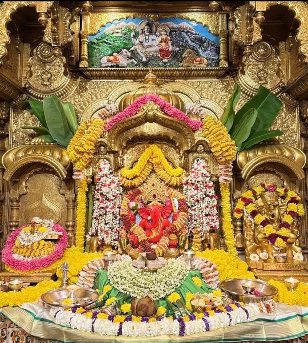 मंगलमूर्ति मोरया! 🙏✨

​आज 16 फरवरी 2026 को श्री सिद्धिविनायक मंदिर में 'कांकड़ आरती' के दिव्य दर्शन। बप्पा का यह मनमोहक स्वरूप मन को असीम शांति देने वाला है।

​गणपति बप्पा के आशीर्वाद से आपका सप्ताह मंगलमय हो। 🌺🕉️

ॐ गं गणपतये नमः🙏🔥🚩