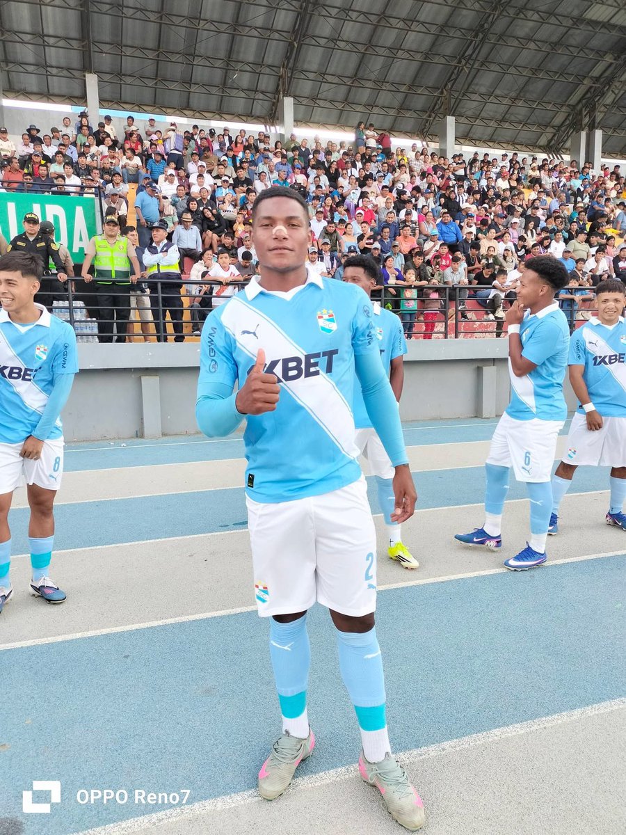 Yhonier López, colombiano de 21 años que jugó Liga 2 el año pasado con Cantolao, ha llegado a Sporting Cristal para reforzar al equipo de cara a la Liga 3.

Puede jugar de extremo por la izquierda como por la derecha y también de delantero centro.

<a href="/CTactica04/">𝐂_𝐓𝐚́𝐜𝐭𝐢𝐜𝐚 𝟎𝟒</a>