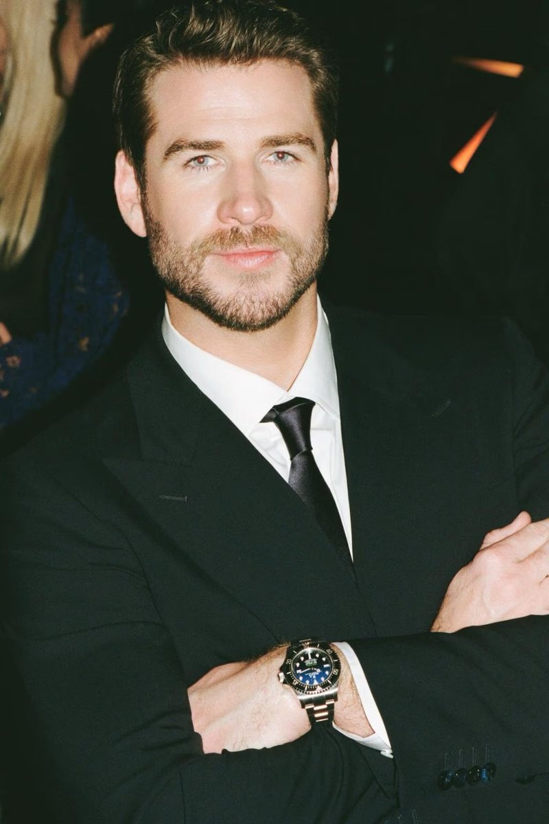 Liam Hemsworth Fan. tweet media
