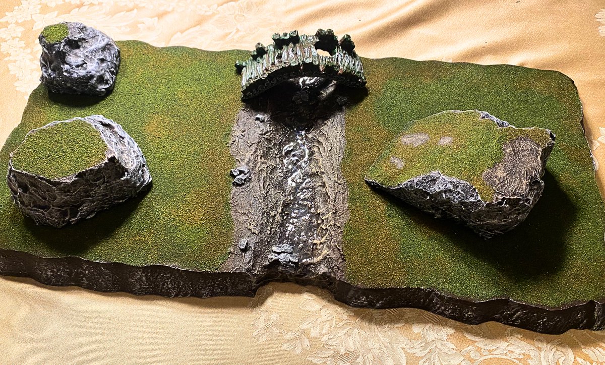letterperfectG's tweet photo. Working on some random scenery. Trees and water effects. #dndterrain #dioramahandmade #dungeonsanddragons5e #terrainbuilding https://t.co/gRxWInlFfs