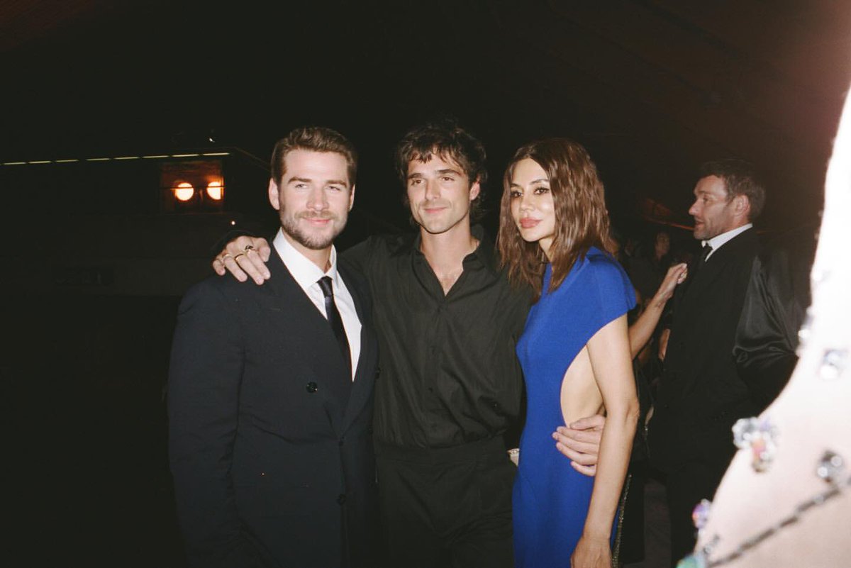 Liam Hemsworth Fan. tweet media