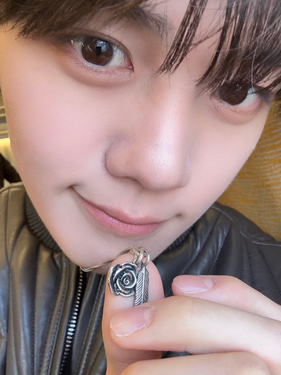 🐶 今出発しているので少し待ってください！きようもだいすきだよ健康に気をつけて
🐶 あいしてるよ😘

ギュビンが日本に来るよ😭😭😭😭😭😭
会いたかった😭😭😭😭😭😭