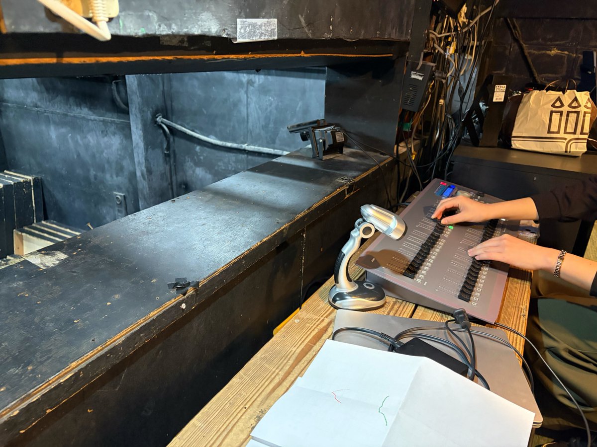 小屋入り1日目です。皆様手際よく作業しております。

1〜3stはまだ予約に空きがあります。ぜひお越しください。

ticket.corich.jp/apply/425729/

#ハイセコ　#ハイセコ卒公　
#花火