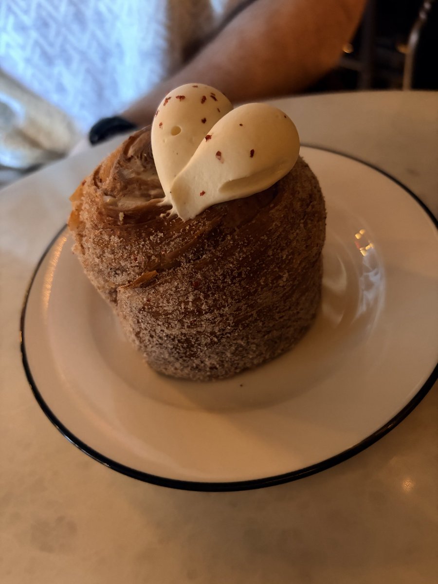 seemorekennedy's tweet photo. Also had a strawberry rhubarb danish bun, charcuterie, and french onion soup- highly recommend to anyone in Phoenix! https://t.co/oH2FbiJQ50