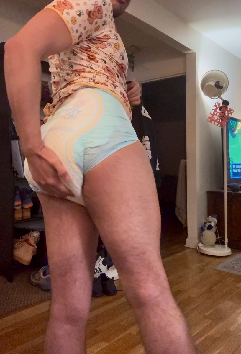 humiliatedjock's tweet photo. Diaper time FINALLY https://t.co/pLNO1kIbOE