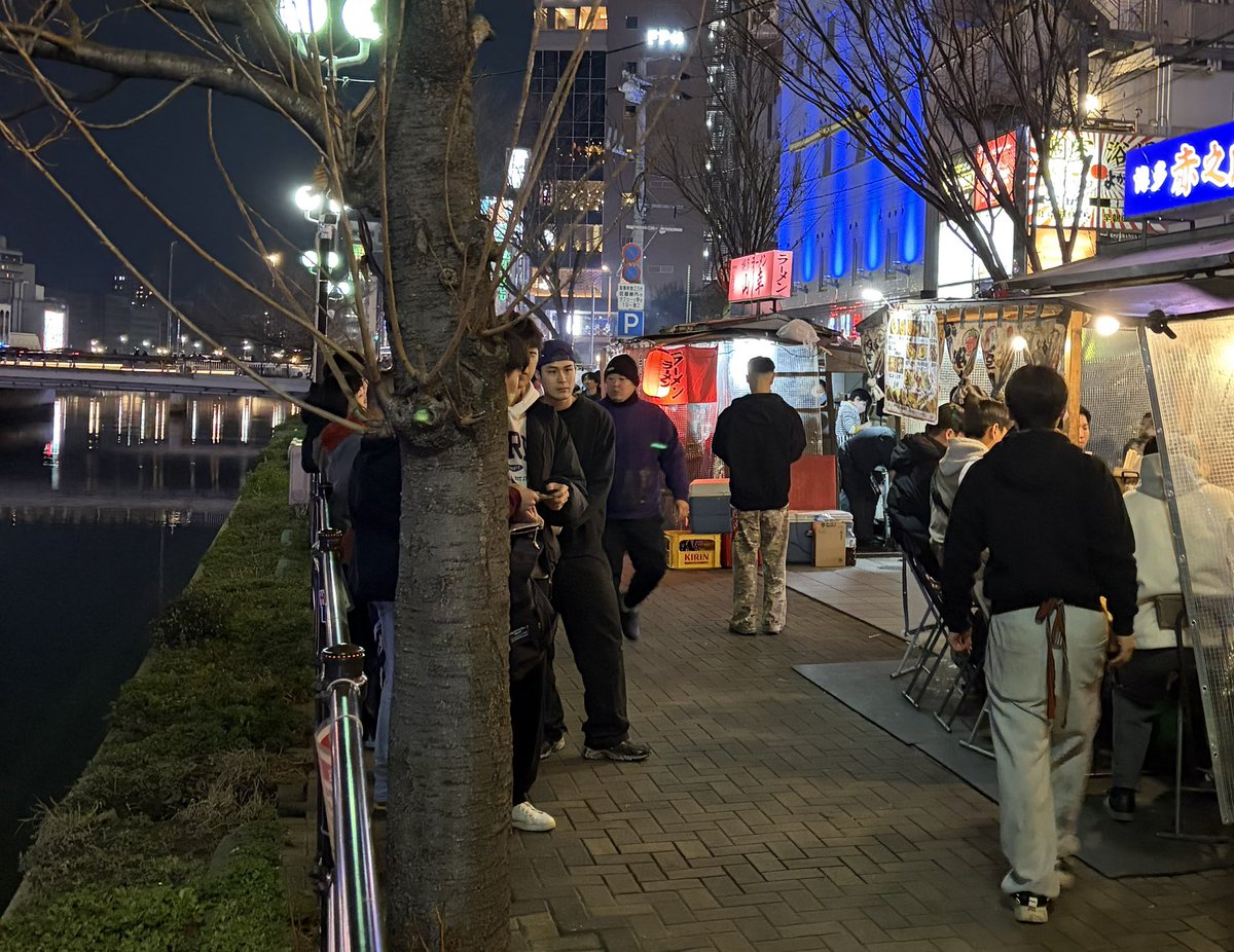 windofmay's tweet image. 연휴 전에 10년만에 후쿠오카 다녀왔는데 포장마차 마다 대기가 너무 많아서 들어갈 엄두가 안나더라 ㅜㅜ