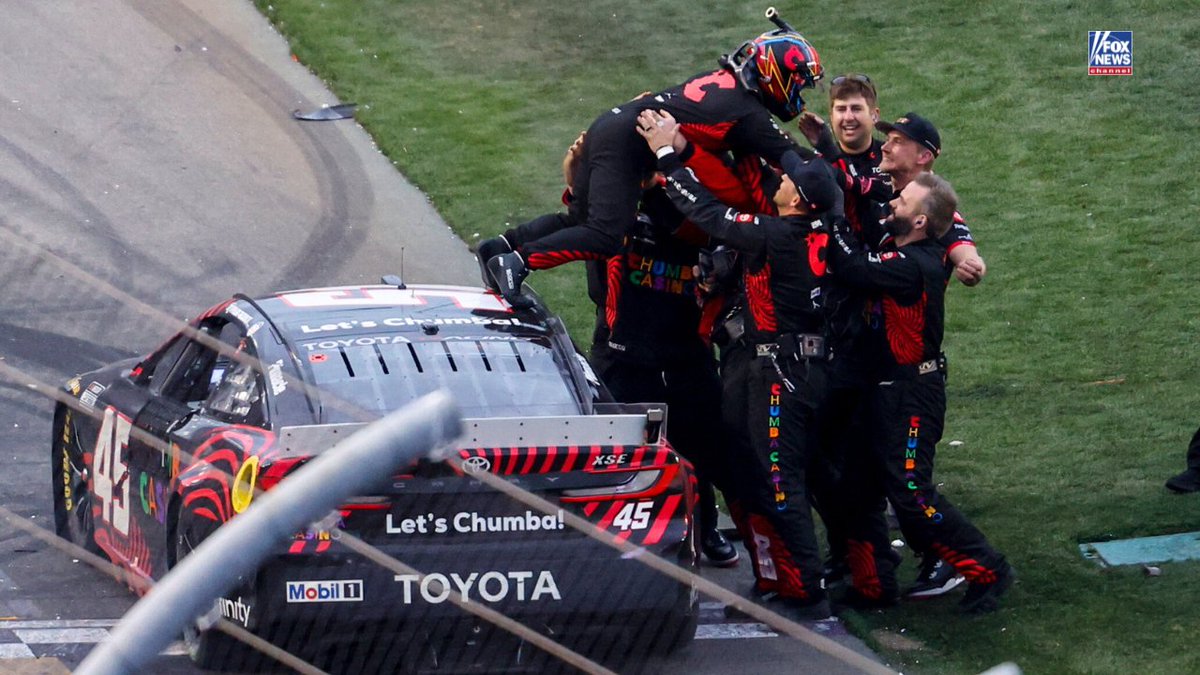 FoxNews's tweet photo. VICTORY LANE: Tyler Reddick wins his first Daytona 500, taking the checkered flag after not leading a lap until the very end.

It marks the first “Great American Race” victory for co-owners Michael Jordan and Denny Hamlin. https://t.co/7SRCr1XohA