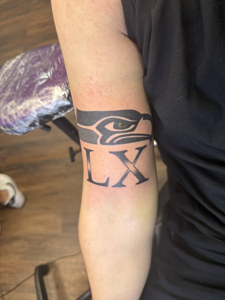 Gumm301's tweet photo. Go Hawks!

@Seahawks @BlitzTheSeahawk https://t.co/50cxmfFLWA