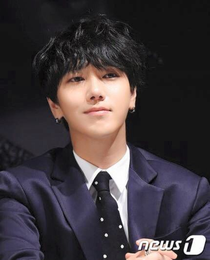 sujusapphire59's tweet photo. TOP 100 | Most Beautiful/Handsome Face In The World
#YESUNG💙Time changes nothing. 😊
@YESUNG_smtown @shfly3424 #SUPERJUNIOR cr owners
2015                                                          2025 https://t.co/uaOyfTosQE