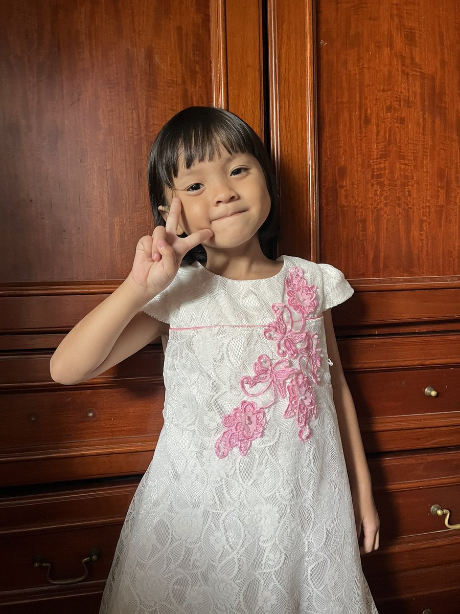 raraikna's tweet photo. ci mau ke ulang tahun temenyya https://t.co/QyLElfVHbX