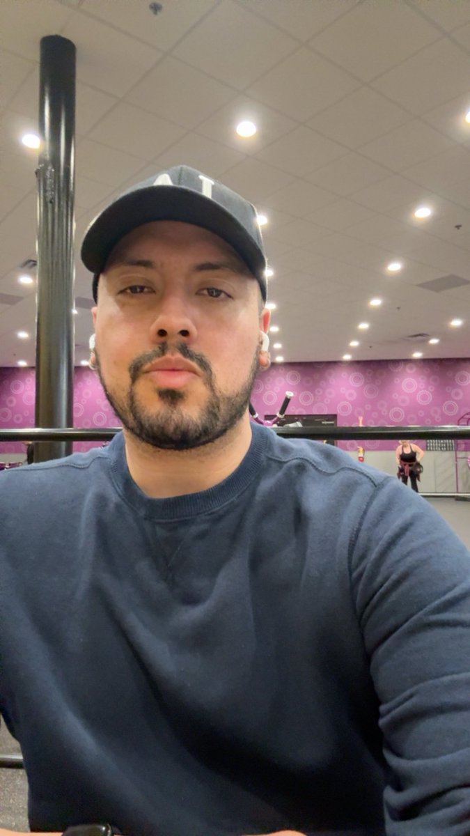 PerezAdrian93's tweet photo. I be up in the gym just working on my fitness https://t.co/76tt51p8cZ