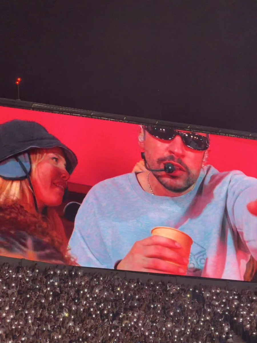 📸 Wanda Nara está presente en la casita de Bad Bunny esta noche