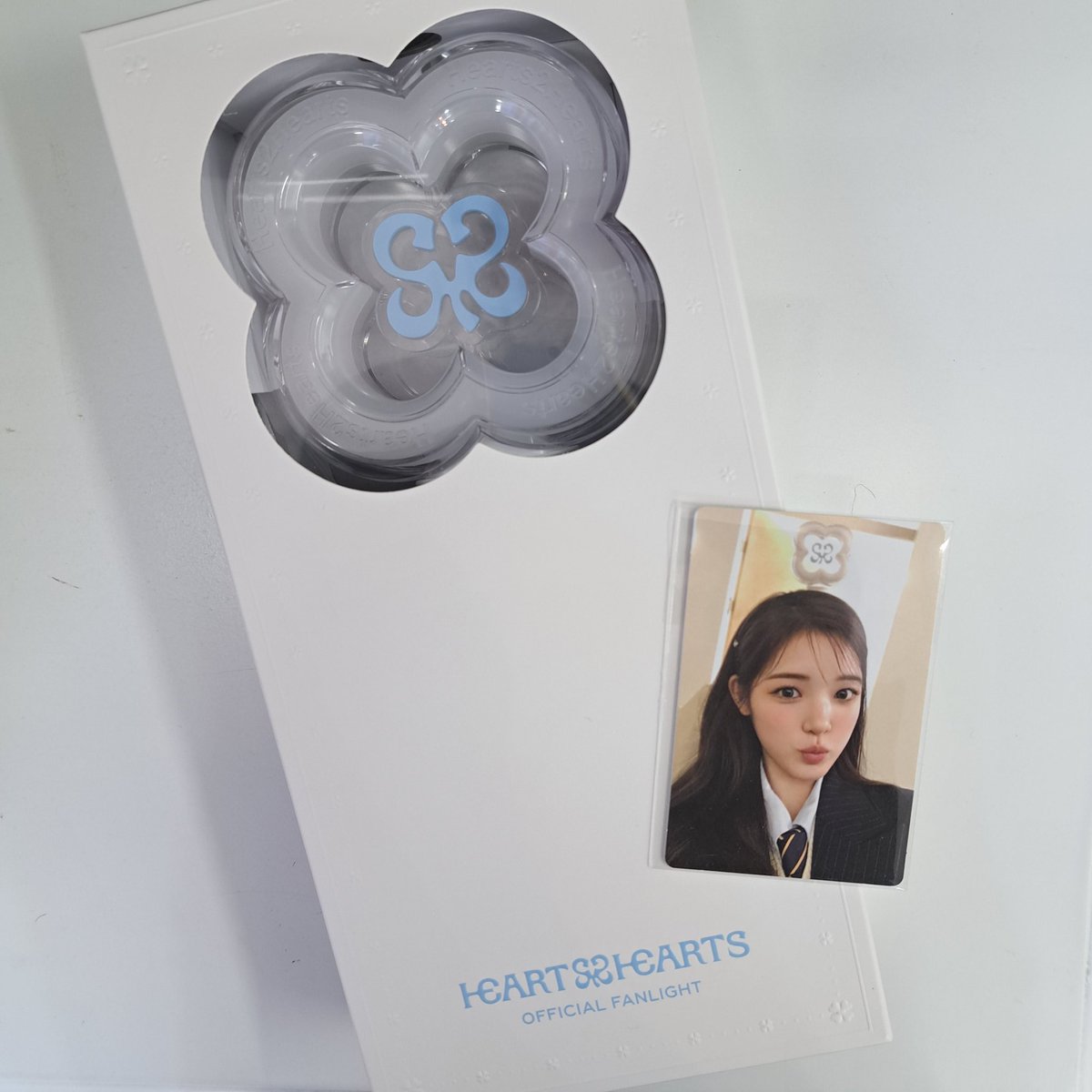 🤍HEARTS2HEARTS🤍 ペンライト入荷しました✨ ランダムでトレカ付き