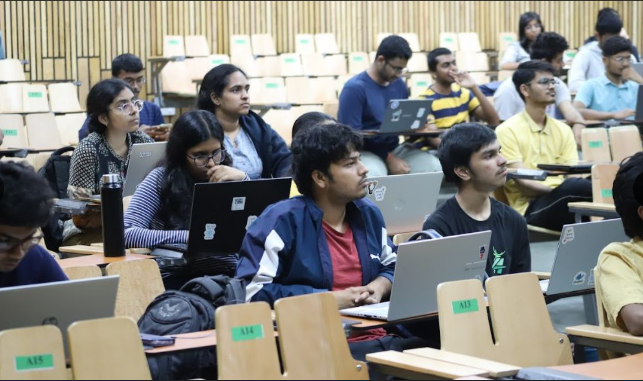 OpenLakeClub's tweet photo. Insightful session on cloud computing with AWS expert Varsha Verma! Students explored real-world applications and industry practices. Thank you, Varsha, for sharing impactful career insights and technical expertise. ☁️📈

#OpenLake #AWS #CloudComputing #IITBhilai https://t.co/eIvoUyfIsP